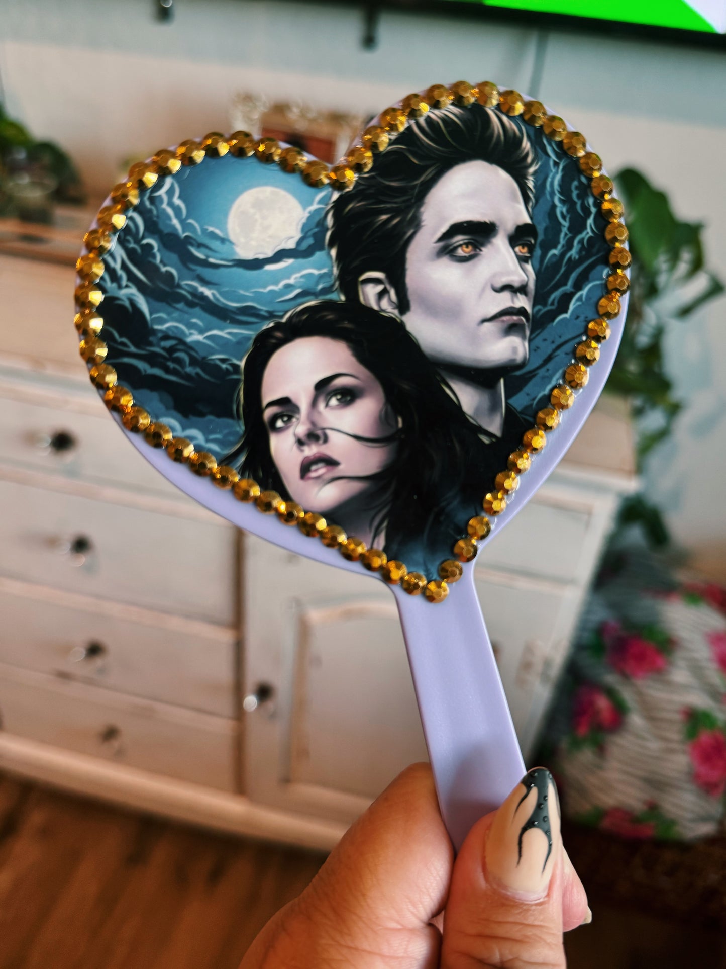 Cullens Mirror